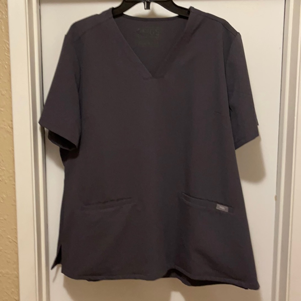 Figs dark gray top.